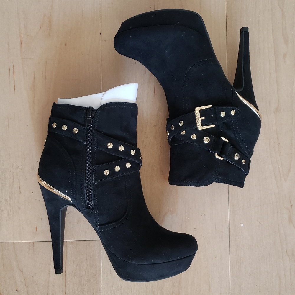 NWT GBG by Guess Black Bootie Heels